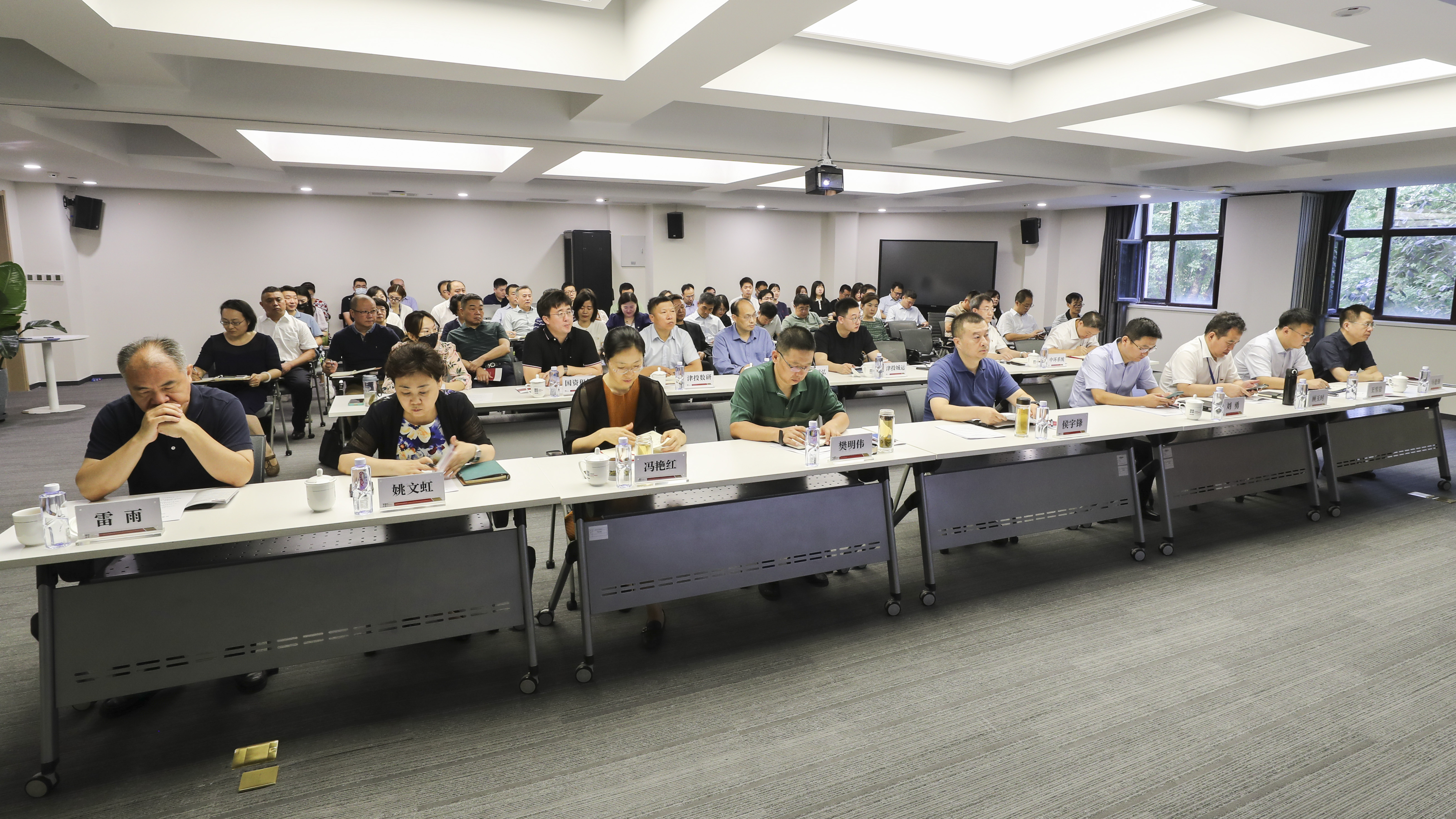 春满四合院
组织召开2023年上半年安全生产和信访稳定工作会议