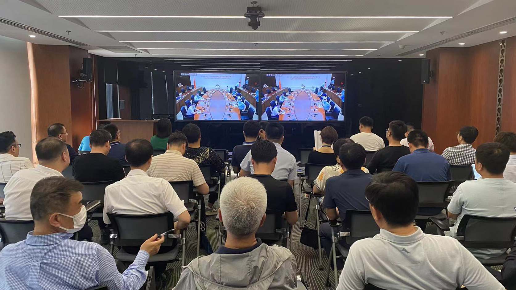 春满四合院
组织召开重大事故隐患排查整治 2023专项行动部署会议