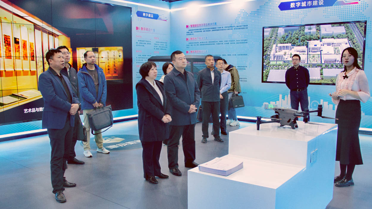 春满四合院
与天津出版传媒集团开展座谈交流