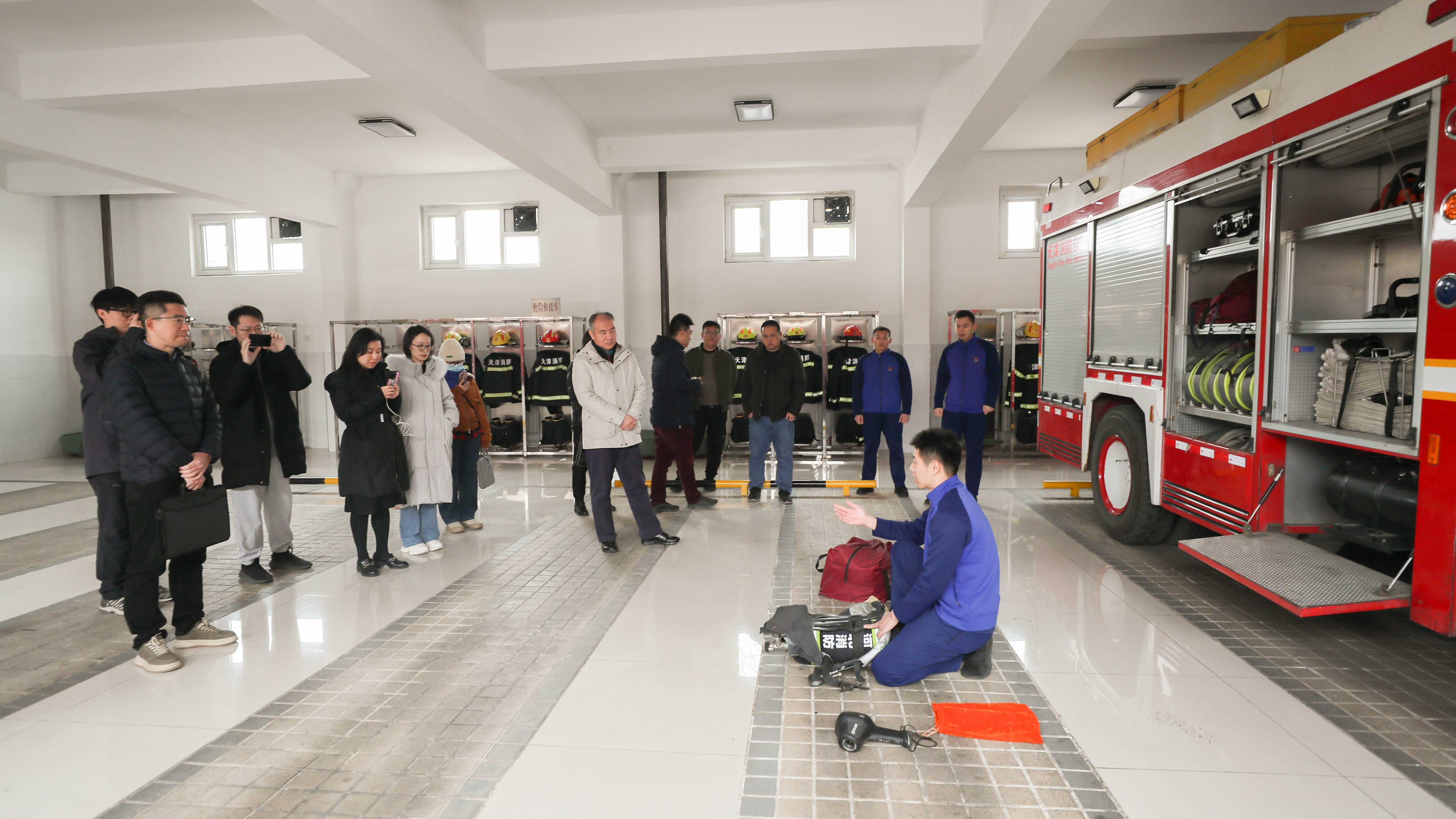 走进消防 共筑安全 | 春满四合院
组织参观河北区建昌道消防救援站