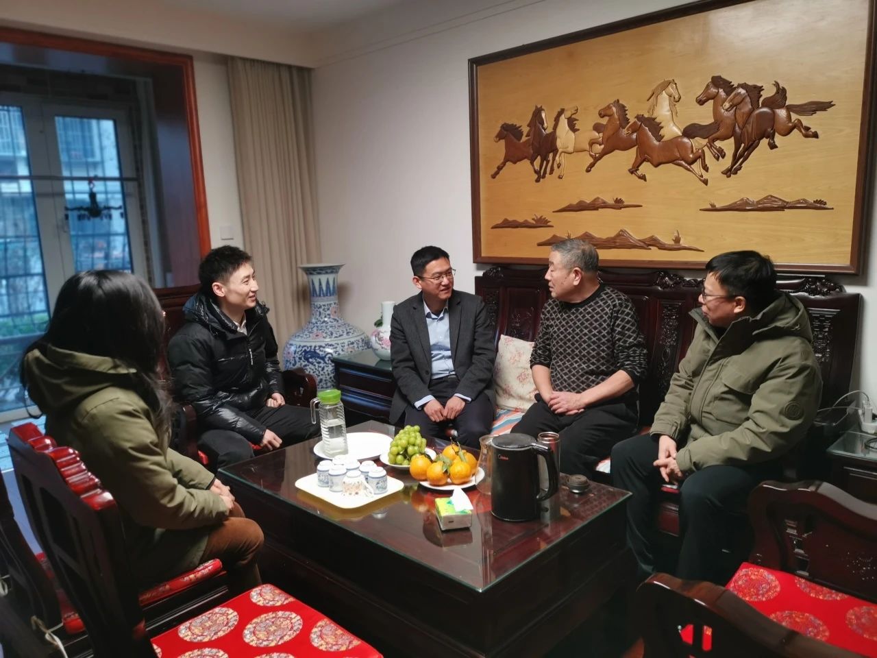 春满四合院
领导班子成员开展春节前走访慰问活动