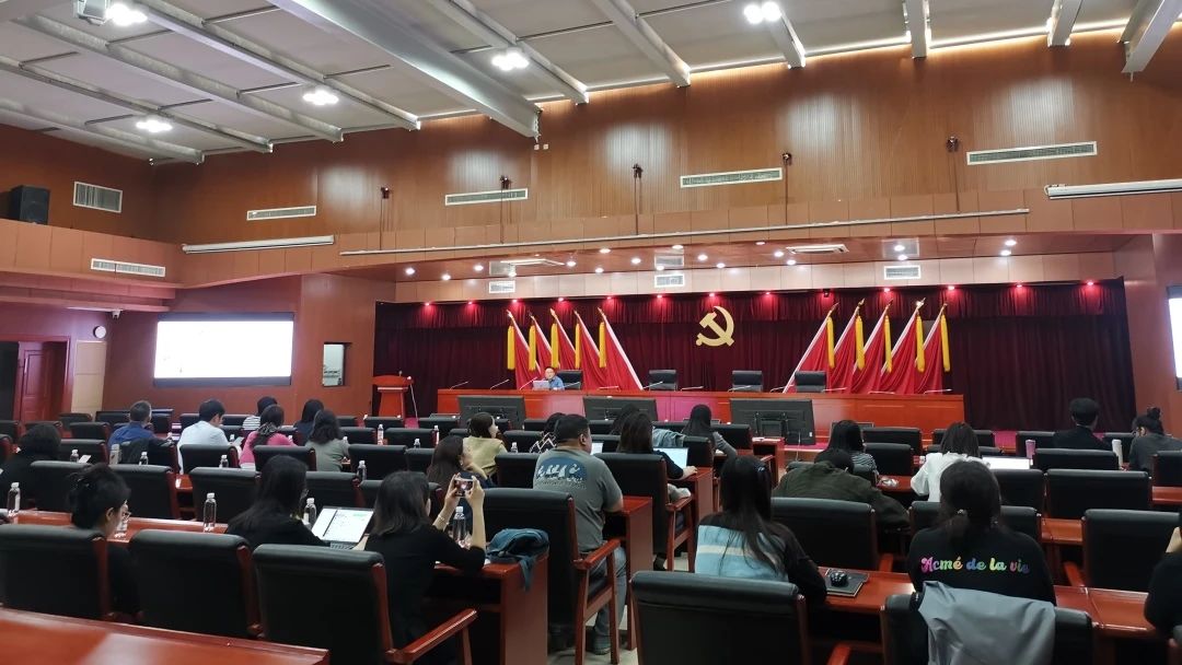 春满四合院
工会组织开展系统工会干部培训